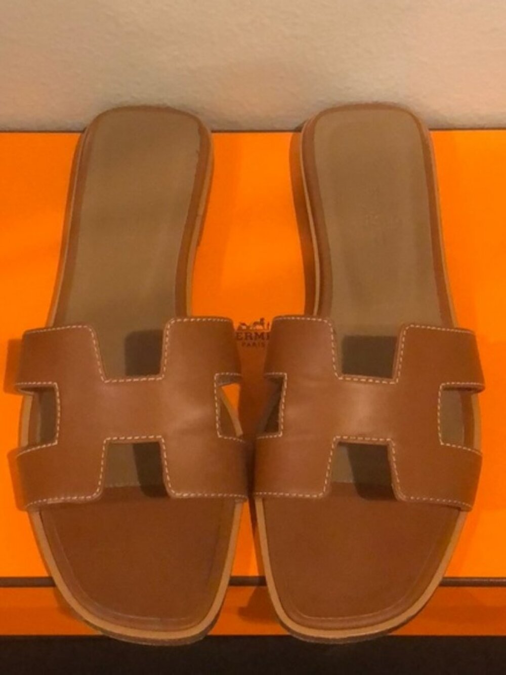 Hermès Oran Gold Piqûres Écrues Tan Sandals - Picture 1 of 5